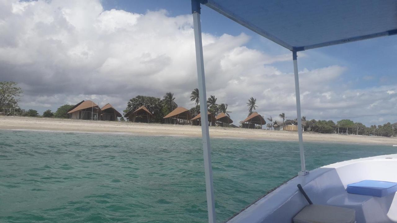 Wera Beach Kadumbul Esterno foto