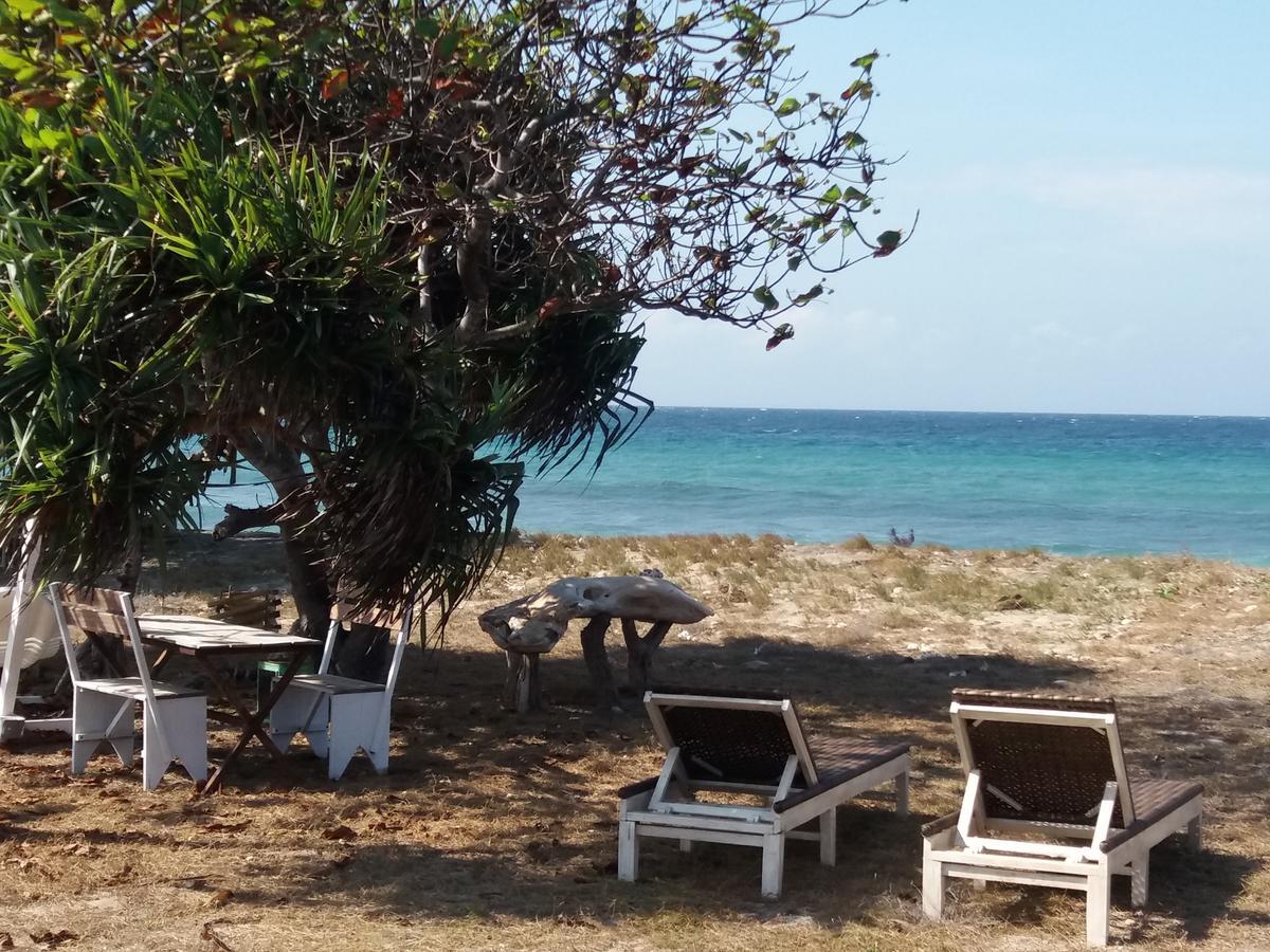 Wera Beach Kadumbul Esterno foto