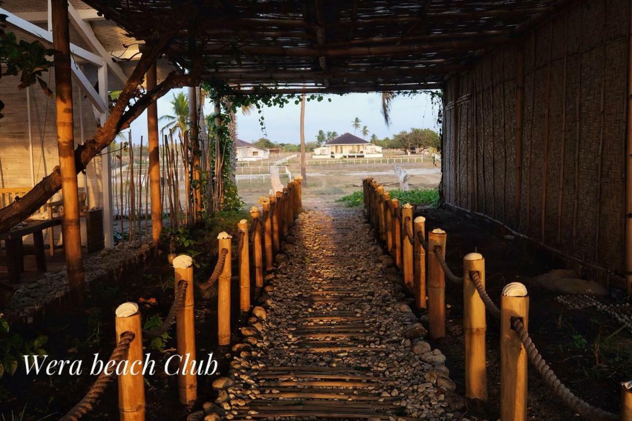 Wera Beach Kadumbul Esterno foto