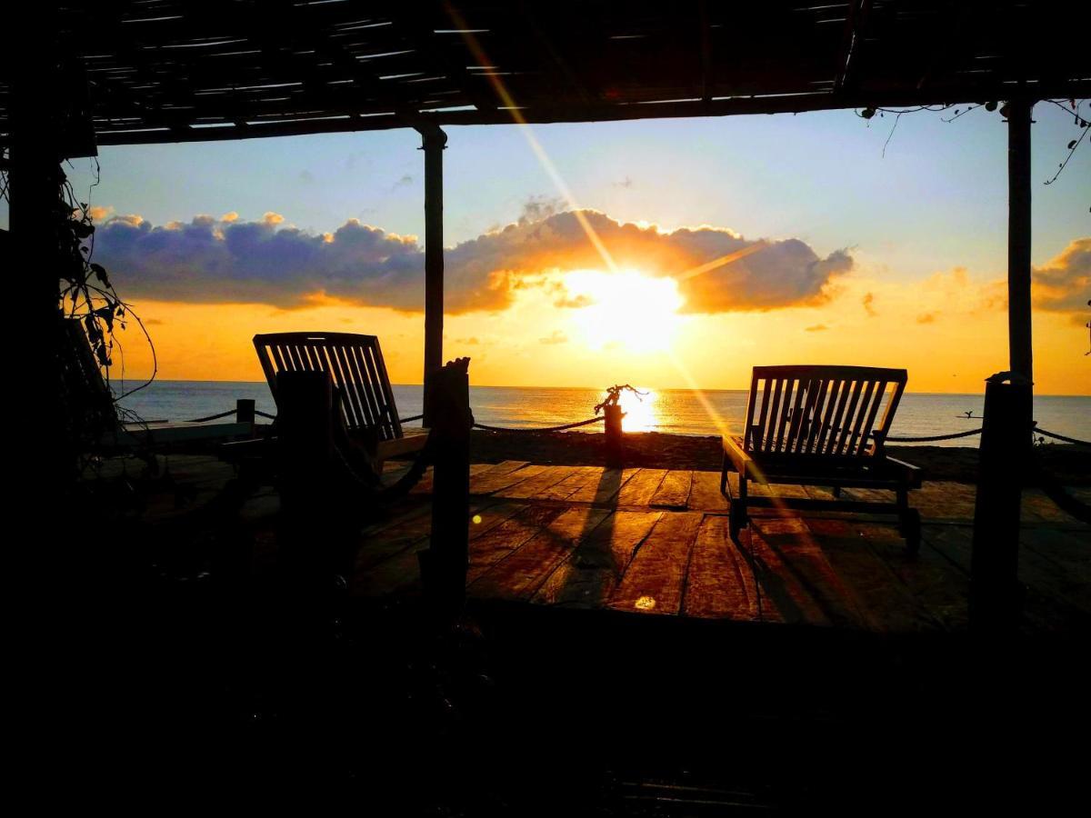 Wera Beach Kadumbul Esterno foto
